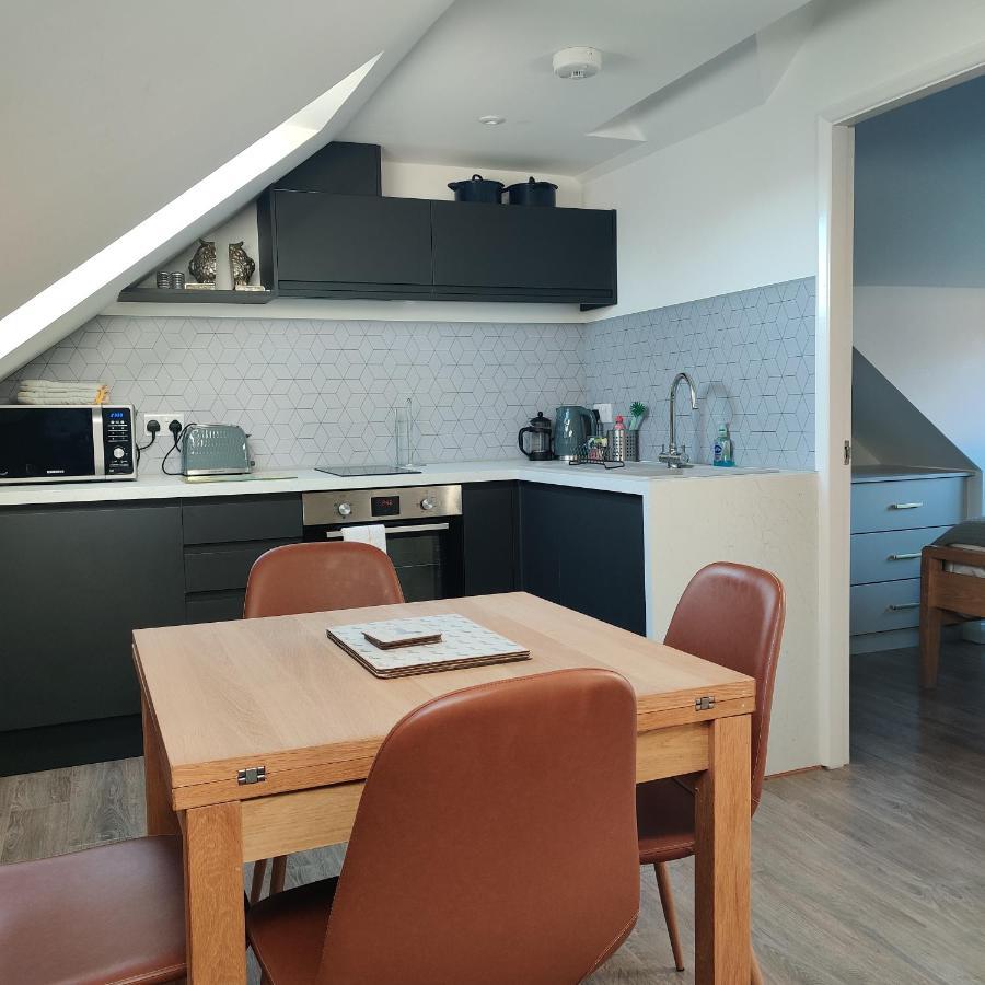 Delightful & Picturesque Modern Detached Apartment, Next To Chester Zoo, Near Park And Ride To City Centre Luaran gambar