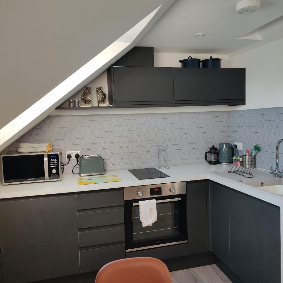 Delightful & Picturesque Modern Detached Apartment, Next To Chester Zoo, Near Park And Ride To City Centre Luaran gambar